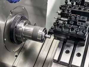 CNC machining center for metal cutting steel with coolant spray